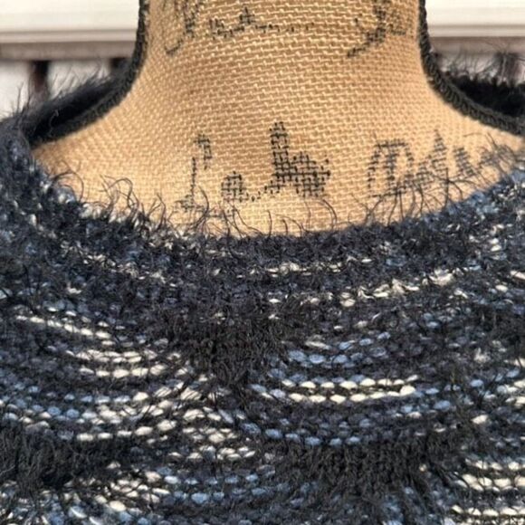 Frazzle Women's Eyelash Knit With Sleeve Fringe Poncho Sweater Black Blue Medium - Picture 8 of 13